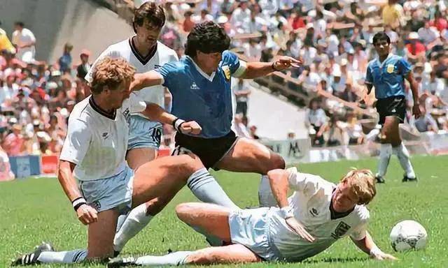 米兰网页版-足球与宗教：马拉多纳在阿根廷的神化