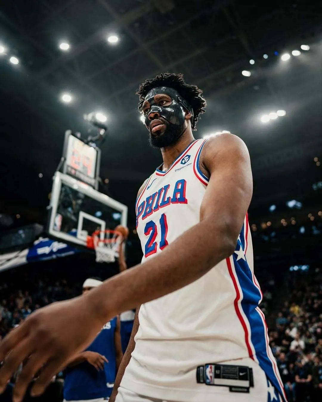 米兰平台-恩比德膝伤反复，76人谨慎对待复出