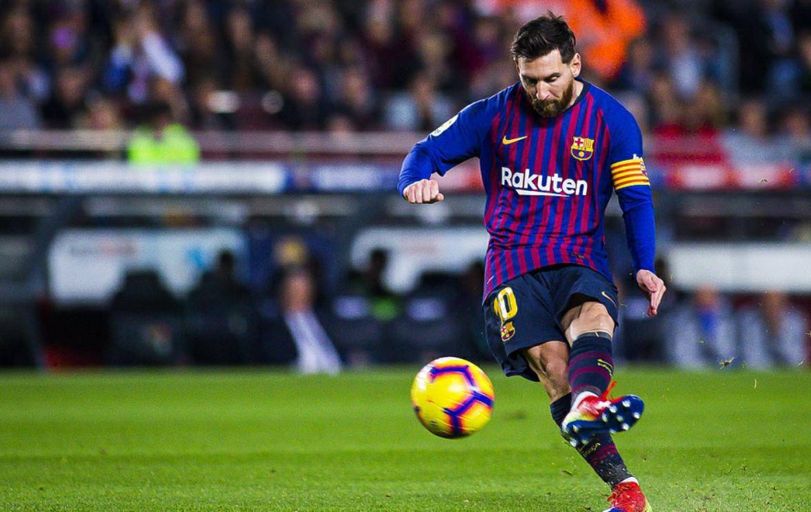 -包含科技在足球中的应用：AI教练、智能球鞋的词条