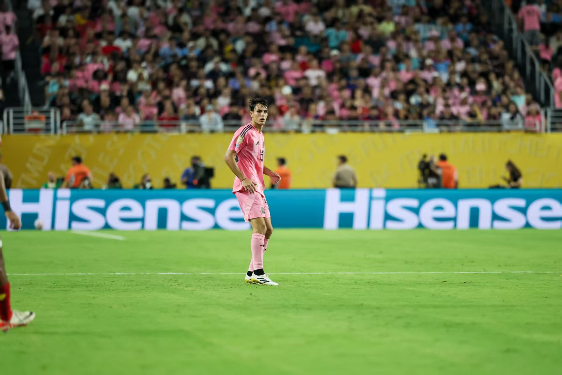 米兰官网-球员过度比赛：FIFA新世俱杯会让球星累垮吗？