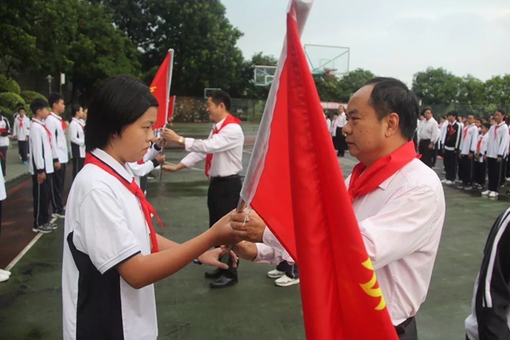 米兰网址-如果你是总经理，你会选谁当建队核心？