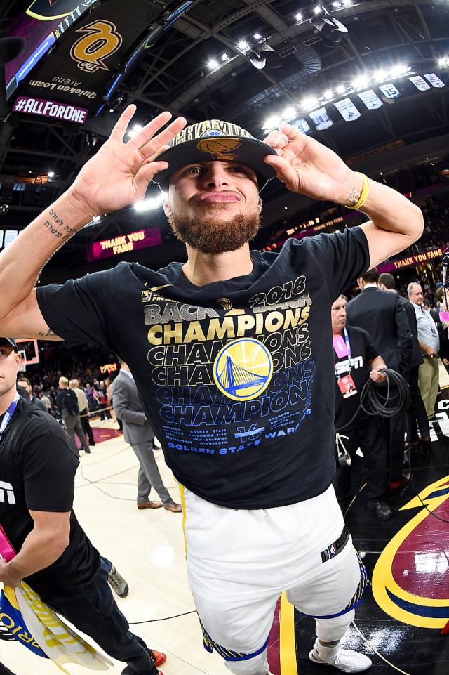 米兰网页版-勇士战术板：小球体系的成败关键