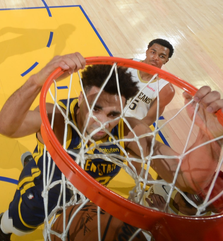 米兰官方网站-锡安回归首秀暴扣5次，鹈鹕大胜开拓者