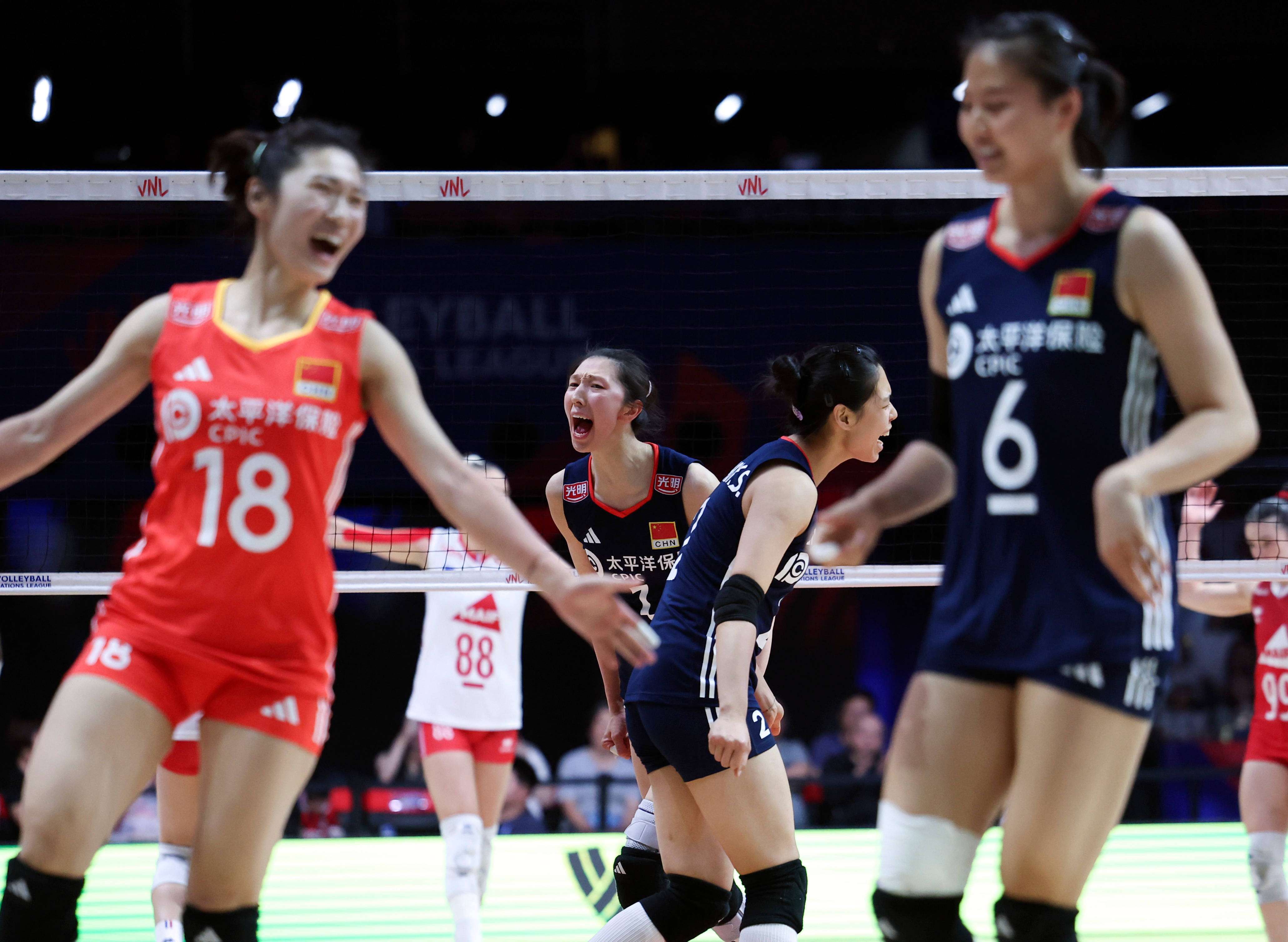 “排球世界杯：中国女排重塑辉煌，夺冠之路艰辛！”